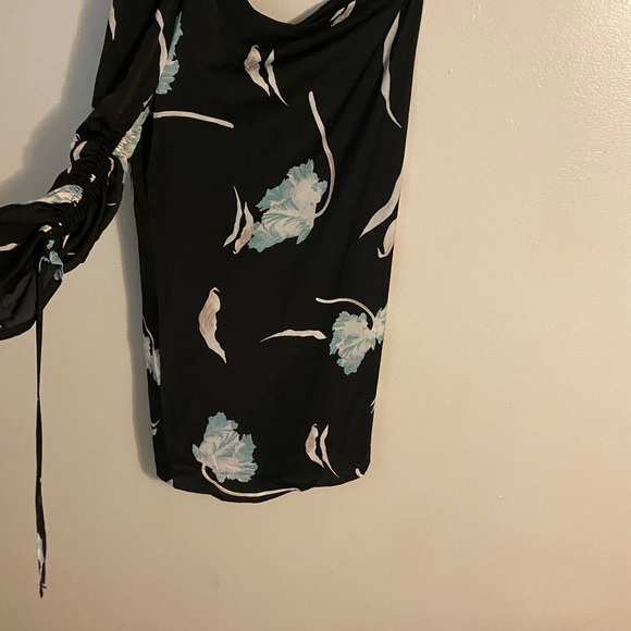 Dress - Picture 3 of 8